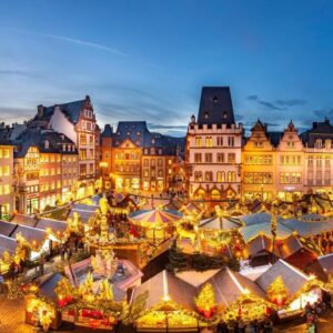 Carson Kressley Instagram - There's still a few spaces left on my Holiday Shopping Trip to Germany and Austria!  Come on vacation with me and only 20 other guests aa we shop the famous Christmas Markets of Bavaria and Austria, explore the local cuisine and lodge in a storybook village right out of the Sound of Music (we will see some of the films locations as well!). Link in bio to book now for a discounted rate.