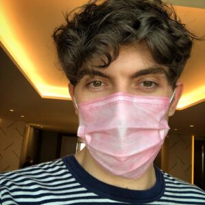 Carter Jenkins Instagram - Mask level: PINK 

Hope you’re still wearing your mask. There’s light at the end of the tunnel but we’re not out yet. Stay vigilant. Can’t wait to see all your lips again next year 👄