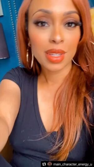 Caryn Ward Instagram - ✨🎞️When life decides to test me, I use this “best case scenario” technique my Mom taught me growing up: Turn to your journal, and SCRIPT out the way you desire the outcome to be! Include all the FEELS you desire to have—a sense of accomplishment, confidence, whatever it is—write it out! ✍🏽✨ (Thanks Mama! 😘) @cheryljward 

🌟For all my creative minds! I know things might be challenging right now. Hold on! 🎥 Just had a powerful conversation about navigating the SAG-AFTRA/ WGA strikes, the new creator economy (and so much more), with my girl  @khalilahjoi , hosted by  amazing @starr_rocque for Stevie Wonder’s @aurnonline 🎙️

✨What’s your go-to move when things get rough? Do you have a secret weapon that helps you navigate challenges? Share your insights, a gal would love to know! ✨

Via @main_character_energy_u 

#ScriptingSuccees
#DreamsonScreen
#DirectedbyMe 
#MainCharacterEnergy 
#CarynWardRossEnergy