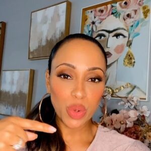 Caryn Ward Instagram - Finding Your Light: Shifting Your Mindset for Captivating Opportunities ✨📸

🎯 In the world of filmmaking, finding your light is the key to being in the perfect spot, where the camera captures your brilliance. But here’s the truth: life is no different! It’s all about finding your spot and shifting your frame of mind so that opportunities can capture YOU. 🔥

🌟 Here are three powerful ways to shift your mindset and step into your spotlight:

1️⃣ Embrace Self-Belief: Believe that you are worthy of success and that your unique talents deserve to be seen. Own your strengths and accomplishments. When you radiate self-belief, you position yourself in the spotlight of opportunities, attracting the recognition you deserve. Don’t dim your light for anyone—let it shine!

2️⃣ Cultivate Positivity: Fill your frame of mind with positivity and gratitude. Focus on the good in every situation, even during challenging times. By shifting your perspective, you create an atmosphere of optimism and resilience. Positive energy is magnetic and draws opportunities to you like moths to a flame. Ignite your positivity and watch how opportunities flock to your light.

3️⃣ Embrace Growth and Adaptability: Life is a continuous journey of growth. Embrace change and seek new experiences. Step out of your comfort zone and expand your horizons. When you approach life with a growth mindset, you position yourself for transformation and invite opportunities to capture your evolution. Embrace the unknown, and the universe will respond with extraordinary possibilities.

✨🎬Remember, finding your light isn’t just about external circumstances—it’s an internal alignment of mindset and purpose. Shift your mindset, embrace self-belief, positivity, and growth. As you find your spot in life’s frame, opportunities will rush in to capture your brilliance. 📷✨

🔥 Are you a high-performance coach, speaker, or creative seeking to amplify your impact and unlock your true potential? Follow ➡️ @main_character_energy_u and send me a DM  with the word “SHINE” 🌟💫

#FindYourLight #ShineBright #CaptureOpportunities #ShiftYourMindset #EmbraceYourSpot #CarynWardRossEnergy