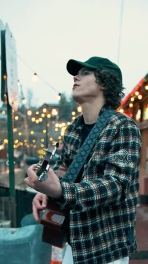 Case Walker Instagram - I wrote this song a year ago. It’s out now on all platforms! link in bio.