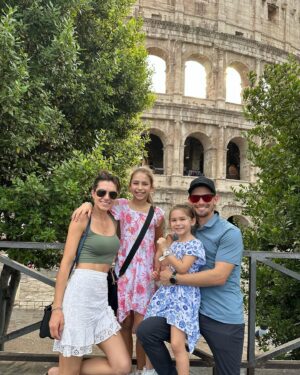 Casey Stoner Instagram - Finally got to bring our girls to this amazing city.