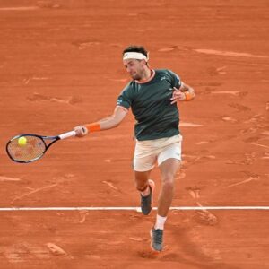 Casper Ruud Instagram - Merci Paris. 
Sorry I wasn’t able to bring my 100% energy on Friday. Thank you to everyone who stayed and supported me anyway; your support motivated me and luckily, I’m already feeling better. 
Thank you, @rolandgarros, for another great tournament despite difficult weather conditions. You really tested the players in a new way this year😜 see you again in a few weeks for the Olympics💪
📸: Cedric Lecocq | FFT
📸: Clive Brunskill
📸: DIMITAR DILKOFF
📸: Corinne Dubreuil | FFT 
📸: Nicolas Gouhier | FFT