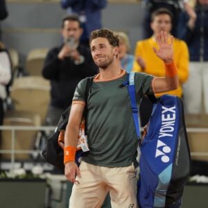 Casper Ruud Instagram - Merci Paris. 
Sorry I wasn’t able to bring my 100% energy on Friday. Thank you to everyone who stayed and supported me anyway; your support motivated me and luckily, I’m already feeling better. 
Thank you, @rolandgarros, for another great tournament despite difficult weather conditions. You really tested the players in a new way this year😜 see you again in a few weeks for the Olympics💪
📸: Cedric Lecocq | FFT
📸: Clive Brunskill
📸: DIMITAR DILKOFF
📸: Corinne Dubreuil | FFT 
📸: Nicolas Gouhier | FFT