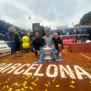 Casper Ruud Instagram - What an incredible feeling🤩
I grew up watching this tournament on TV and it has always been a motivation and an inspiration for me to come here. Lifting the trophy is a fantastic feeling and a great step forward in my career🏆
Thanks to the best team, to my family, the fans and everyone supporting me❤️
And to @stefanostsitsipas98, well done this week! It wasn’t easy for any of us. But we were in the final again. Let’s go for another, huh?
📸: @bcnopenbs