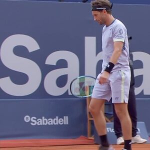 Casper Ruud Instagram - C-Ruud Control 🚘 @casperruud overtakes Sinner to lead the tour with 26 wins after defeating Thompson 6-1 6-4!

#tennis #tennistv #atptour #bcnopenbs