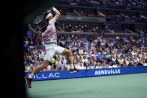 Casper Ruud Instagram - What a crazy couple of weeks in New York😆 Thank you to everyone who came out and supported. I enjoyed every single minute of my stay. Congratulations to @carlitosalcarazz with two milestones in one day💪🏻 Always fun to share the court with you. Until next time New York!
📸1: @gwephoto / @usopen
📸2: @dcarrollphoto / @usopen
📸3&4: @usopen 
📸5: @gwephoto / @usopen