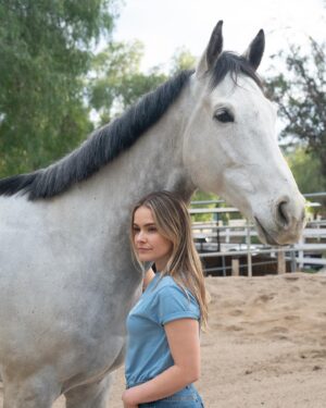 Cassi Thomson Instagram - Ride or Die 💙 for @elcee.equestrian 

scroll to peep a naughty boy chomp. 🤭🍑