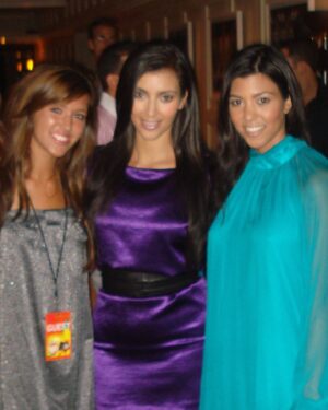 Cassie DiLaura Instagram - where it all began 💫 in 2008, I won a sweepstakes from @mtv and @sunkistsoda. I was 15 years old and flown to LA to attend the “mtv sunkist orange nation party” with @kimkardashian @khloekardashian @kourtneykardash & DJ @petewentz. (the “orange nation” of it all becomes important, keep reading 🥲)

I remember it so vividly.. looking at the actual bright lights of hollywood from the rooftop of @thelondonweho thinking, “I have to be a part of this.” I just didn’t know the ‘how’ or ‘what’ yet. I contemplated event planning… no? public relations…no? journalism sounded like me. I like talking 😂

it was my junior year of high school, so it was time to figure out what college I’d need to go to now to make it happen. I applied to the top 5 journalism programs in the country and wound up at my #1 choice… @newhousesu at @syracuseu.

ya know, syracuse is referred to as “orange nation”. I went there from 2011-2015.  what are the odds I won a sweepstakes 3 years prior that would determine my life path and it was called the “orange nation party”? I just put two and two together this week and it brought me to tears. it’s not a coincidence. God has been planting the seeds and giving me signs from the very beginning and continues to do so every step of my journey. even when we don’t know what’s next or how to get there… He does. 🙏🏼

📸:
⭐️ 15-year- old me w/ @kimkardashian & @kourtneykardash 🤍 @khloekardashian was nearby and missed the photo, but I remember all 3 sisters being so kind in our 20 second elevator ride together LOL. I have yet to interview them by the way.
⭐️ mtv followed me around with a camera that weekend to document my experience, which lives on a dvd somewhere in my childhood home. (@ mom can you find it?) 
⭐️ my first credential 🤩
⭐️ hot mic! me totally geeking out that I was wearing a mic pack while filming. I felt so cool. 
⭐️ hollywood ♥️
⭐️ the sweepstakes 🫶
⭐️ obviously I submitted the picture to all the tabloid magazines to be featured in their “star sightings” 😂

#kimkardashian #khloekardashian #kourtneykardashian #mtv #sweepstakes #career #journalism #syracuse #inspiration #newhouseschool #careerjourney #story #redcarpet #tv #correspondent