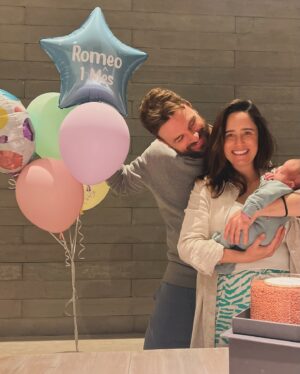 Cássio Reis Instagram - Viva você amorzão! 
E a gente vive você intensamente em cada momento, todos os dias, em toda nova descoberta.
Te amamos enlouquecidamente 🥰

2 anos de Romeo 🩵 amém!