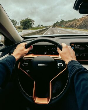 Cássio Reis Instagram - A experiência de dirigir o HAVAL PHEV19 !
Pilotando essa nave rumo a mais um projeto com a @gwmbrasil onde além do carro, cuidei da direção de uma nova série que em breve estará no ar! 🎬

#HelloTomorrow 
#MyTomorrow