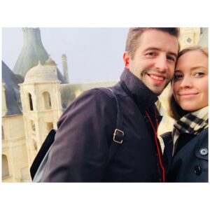 Cat Alter Instagram - We like this castle. We'll take it! #homeshopping