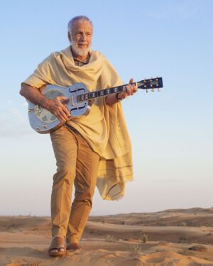 Cat Stevens Instagram - -
Where do you go?
To find happiness,
In a world filled with hatred,
And tears.
Oh, where do you go?
If no one cares
And everybody’s lost,
Looking for theirs.

📸 Aminah Yusuf

#roadsinger #happiness #searching #light #kindness #seeking #desert #hope #compassion #unity #heaven  #peace