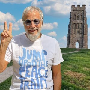Cat Stevens Instagram - It’s not scary, there's no one here...oh! I took the wrong turn.

#glastonbury #festival #summer #summerfestival #music #livemusic #musicfestival #peace