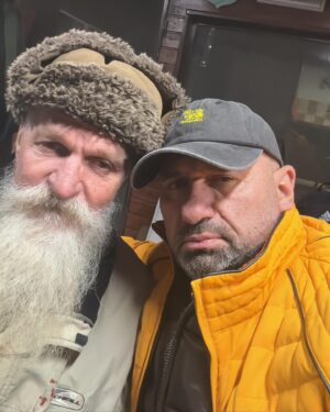 Cătălin Scărlătescu Instagram - Nea Vanea ,,, si povestile lui pescaresti ,,,
 il gasiti la Mila 23