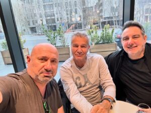 Cătălin Scărlătescu Instagram - Bine ai venit ,,,
Primar fericit 😁