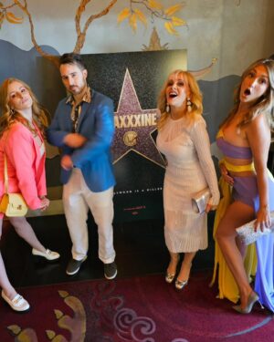 Catherine Corcoran Instagram - @maxxxinemovie is the 80’s fever dream conclusion we’ve all been waiting for! Ti West @miagoth0 & @a24 have outdone themselves. 
Also will never get over the retro @lakergirls glam courtesy of @charlesandron @mirnajose & @viviennehuofficial 😍 You’re all f-ing movie stars!