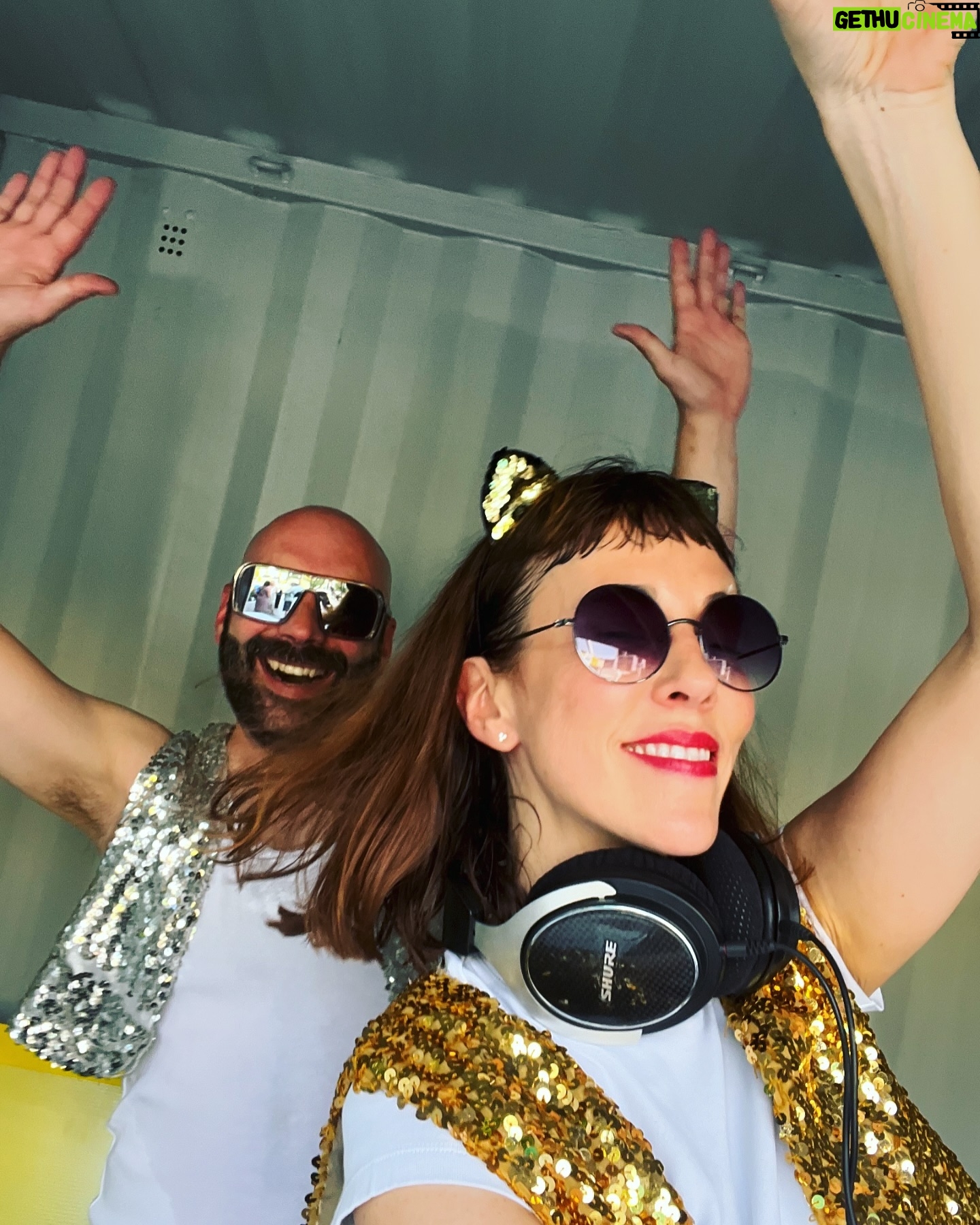 Catherine Pogonat - 31 Likes - Power duo! @dj_yro @icimusique @francosmtl