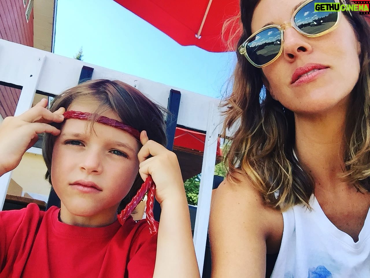Catherine Pogonat - 83 Likes - Bonne fête des mères las chicas! 🍭🍭🍭