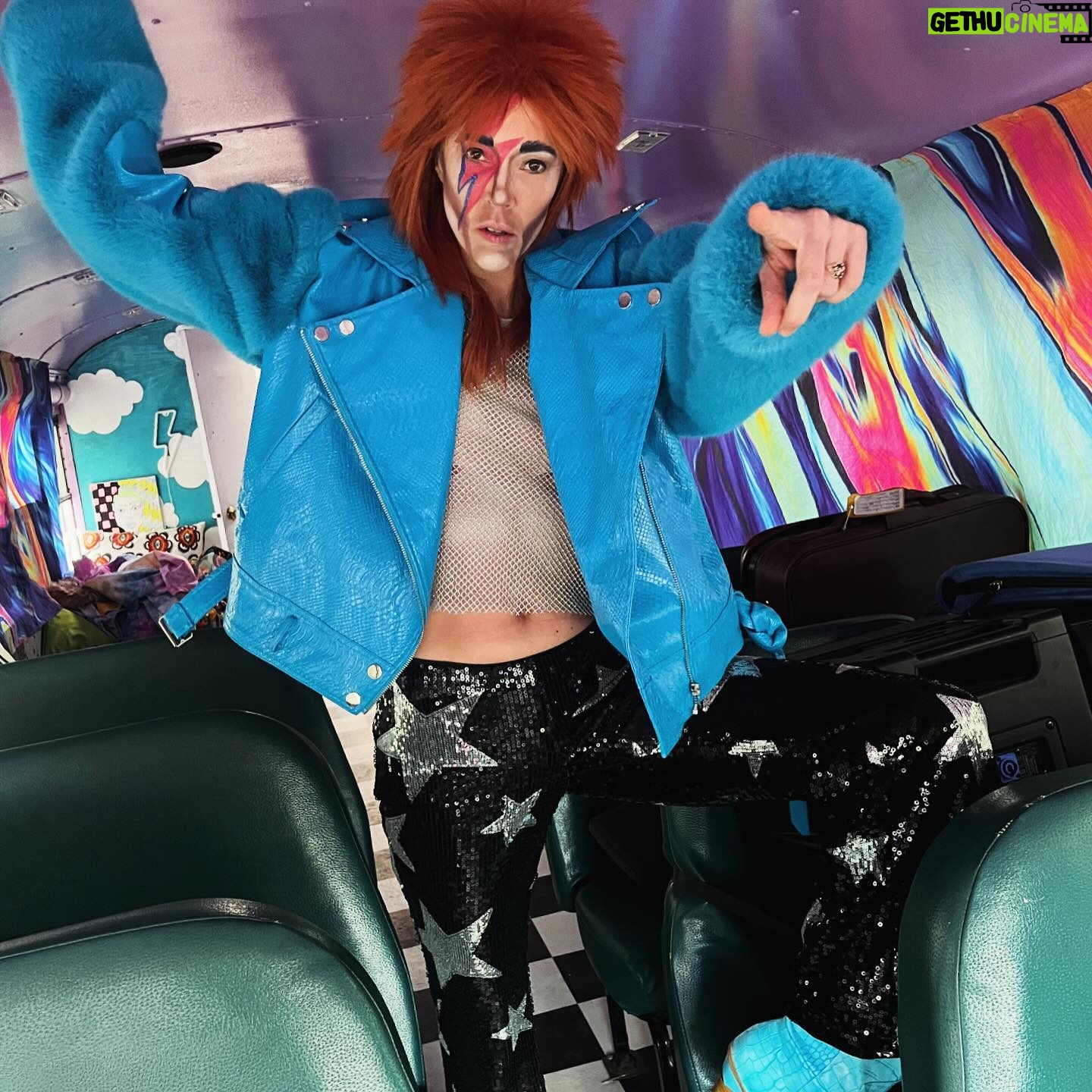 Catherine Pogonat - 54 Likes - Ziggy.
#drag #ziggystardust #bowie @mixbus_studio