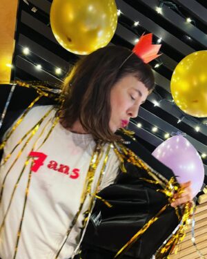 Catherine Pogonat Instagram - L’effet a 7 ans, pas toutes ses dents! Bonne fête à nous!! #leffetpogonat @icimusique