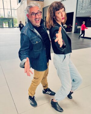 Catherine Pogonat Instagram - En mode crooner avec le prochain animateur de C’est si bon sur @icimusique ! Mista Marc Hervieux. Son ADN musical en rattrapage sur @rc.ohdio . @tenorofficiel @icimusique #leffetpogonat