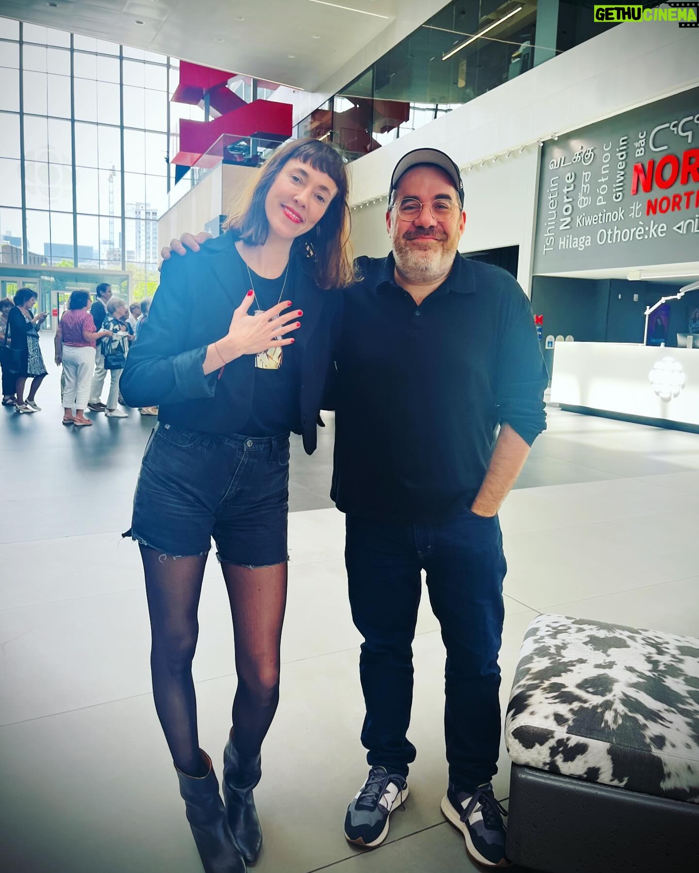 Catherine Pogonat - 61 Likes - Moment JS Tendresse avec @girardje . 💘💘
Son ADN musical en rattrapage sur @rc.ohdio . #leffetpogonat @icimusique
