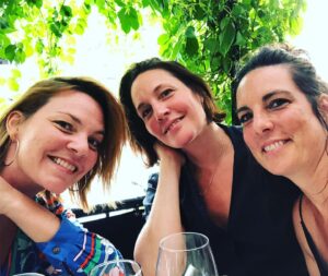 Catherine Proulx-Lemay Instagram - 3 soeurs , pas de Tchékov, s’en vont au cirque! Première de Finale au Saint-Denis.
@mtlccirque @la_tohu