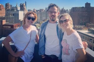 Catherine Proulx-Lemay Instagram - Quand est-ce qu’on repart!
@noemieyelle @joachimparant 
New York nov 22