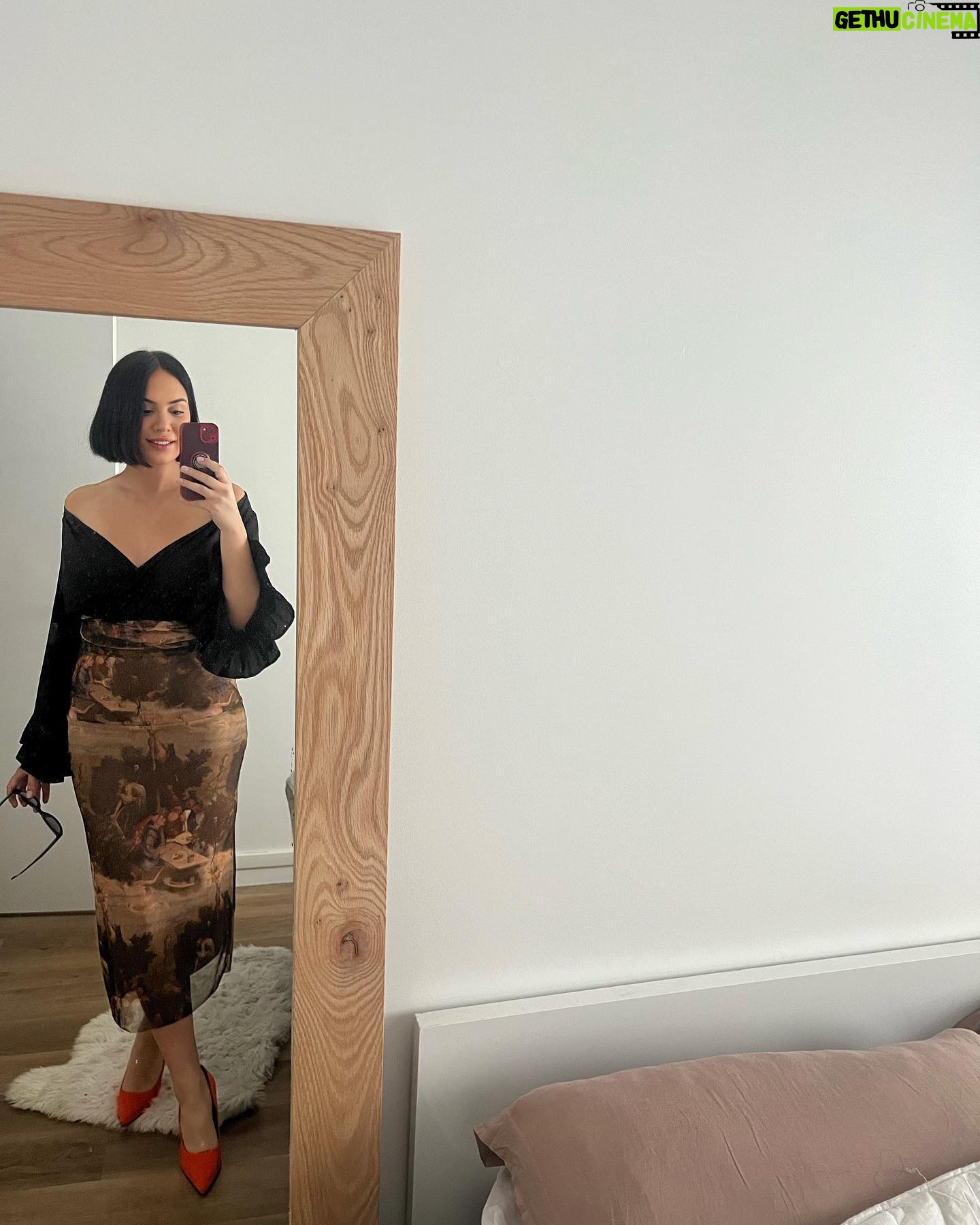 Catherine Williams - 3 Likes - Coucou mes beautés 💓🫶🏼
Ola, hello 💕