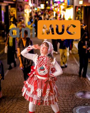 Cathy Cat Instagram - 📣 1-3 pics & NEWS 📣 Hello Munich
 (German 🇩🇪 below ⬇️)
I’m very happy to be visiting the ANIMUC convention in Munich this weekend! From the streets of Tokyo to the streets of my home country: Come spot me on Saturday 29th, say hi!
I see you there!

🇩🇪 Hallo München! Ich freue mich sehr die Bayerische Animuc Convention zu besuchen! Also von den Stassen Tokios geht es zurück auf die Straßen meiner Heimat! Ich werde dieses Wochenende am Samstag den 29 auf der Con sein, findet mich auf dem Gelände, sagt hallo!
Ich freue mich auf euch! ♥️ 

Event @animuc_de 
Photo @masatoosan_portrait 
Dress @devilinspiredofficial 

#animuc #animuc2023 #animuclineup #cathycat #jfashion #japanesefashion #germanconvention #askjapanese