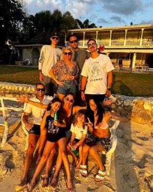 Cathy Gauthier Instagram - Tellement heureuse d’être entourée d’amis formidables! 
Je vous aime… bye #jamaicajamaica