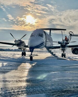 Cathy Gauthier Instagram - Un ÉNORME MERCI @propair.aviation pour leur grande générosité!
Vol nolisé juste pour moi pour me rendre à Rouyn-Noranda!
Ils sont récipiendaire du trophée Extra pour l’entreprise de l’année… ce n’est pas pour rien! ✌️
Merci à Étienne Lambert, Justin Lemieux et les pilotes @captcuisse et @fidymah 😎🛫