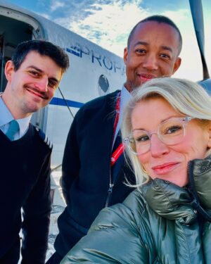 Cathy Gauthier Instagram - Un ÉNORME MERCI @propair.aviation pour leur grande générosité!
Vol nolisé juste pour moi pour me rendre à Rouyn-Noranda!
Ils sont récipiendaire du trophée Extra pour l’entreprise de l’année… ce n’est pas pour rien! ✌️
Merci à Étienne Lambert, Justin Lemieux et les pilotes @captcuisse et @fidymah 😎🛫