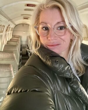 Cathy Gauthier Instagram - Un ÉNORME MERCI @propair.aviation pour leur grande générosité!
Vol nolisé juste pour moi pour me rendre à Rouyn-Noranda!
Ils sont récipiendaire du trophée Extra pour l’entreprise de l’année… ce n’est pas pour rien! ✌️
Merci à Étienne Lambert, Justin Lemieux et les pilotes @captcuisse et @fidymah 😎🛫