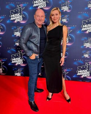 Cauet Instagram - Sur le tapis rouge des NRJ Music Awards 🌟 avant de remettre le prix de la révélation francophone de l'année à @nuitincolore 🏆 👏 @nikosaliagas 🎙️ 
#NMA #nrjmusicawards2023 #nrjmusicawards