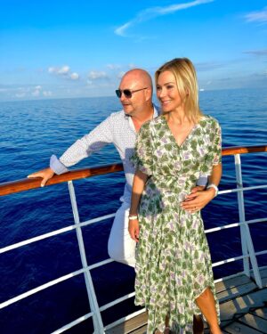 Cauet Instagram - Superbe we en Méditerranée 🙏😎☀️#love #weekend #friends #mediterranee#sun @cauetofficiel