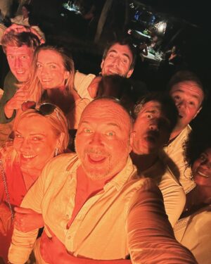 Cauet Instagram - #photodump De belles vacances ♥️… des amis fantastiques … mon amour … des soirées tops … de belles rencontres !!! Même si plus personne ne regarde le feed ni ne lit jusqu’au au bout ! C’était quand même magique tous ces moments 💕🙏 
#love #friends #hollidays #sun #corse #pics #chill