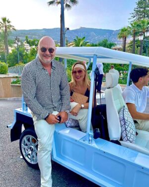 Cauet Instagram - #photodump De belles vacances ♥️… des amis fantastiques … mon amour … des soirées tops … de belles rencontres !!! Même si plus personne ne regarde le feed ni ne lit jusqu’au au bout ! C’était quand même magique tous ces moments 💕🙏 
#love #friends #hollidays #sun #corse #pics #chill