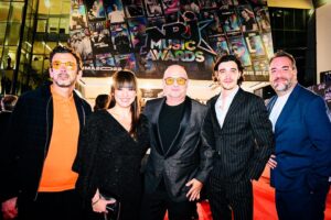 Cauet Instagram - En mode @afflelou sur le tapis rouge des NRJ Music Awards 😎 #MAGICNMA #AlainAfflelou 

Merci au talentueux @anthonyghnassia pour les photos 📸 #VisionByAG 

Merci également à #HugoBoss et @sophieseebyu pour ces magnifiques tenues 🤩

Crédit : SIPA