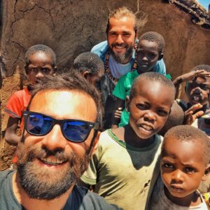 Cavit Çetin Güner Instagram - Kimi zaman arkamda kimi zaman yanımda bazen önümde bazen objektifimdesin. Ama hep etrafımdasın. İyi ki varsın iyi ki hayatımdasın @enginaltandzytn 🤘🏻
