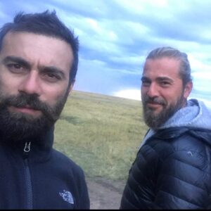 Cavit Çetin Güner Instagram - Kimi zaman arkamda kimi zaman yanımda bazen önümde bazen objektifimdesin. Ama hep etrafımdasın. İyi ki varsın iyi ki hayatımdasın @enginaltandzytn 🤘🏻