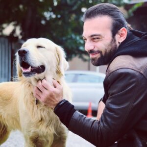 Cavit Çetin Güner Instagram - Sevmeyi biliyor musun? Peki sevilmeyi?