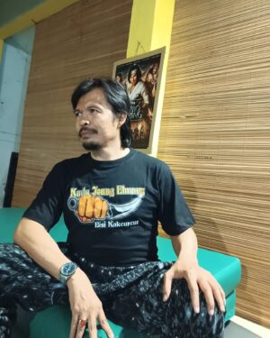 Cecep Arif Rahman Instagram - Kaos style kasundan pro 
Telant : abah @ceceparifrahman 
Suport : @umminitisastra @auokasundan18 
. 
. 
. 
#product #kasundanpro #kasundan #kasundanact #ceceparifrahman #pencaksilat #silat #silaturahmi #silatindonesia #silatnusantara #pendekar #style #fyp #fypシ #fypage #fypppppppppppppppppppppppppppppppppppppppppppppppppppppppppppppppppppppp #ikutizamanmujangantinggalkanbudayamu