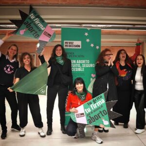 Cecilia Gessa Instagram - ¿Conocéis el movimiento @mivozmidecision?

El movimiento se propone recoger como mínimo un millón de firmas
en la Unión Europea para garantizar a todas sus ciudadanas la
posibilidad de una interrupción voluntaria del embarazo segura,
gratuita y accesible.
España es uno de los ocho países que respaldan esta iniciativa, junto
con Polonia, Francia, Austria, Eslovenia, Croacia, Irlanda y Finlandia.

Ayer, 8 de Mayo, se celebró la jornada: LA EXTREMA DERECHA GLOBAL CONTRA LAS MUJERES. 
¡FUE UN ÉXITO! Gracias a todxs los que nos acompañasteis. ♥️

¿Visteis además cómo han amaneció Madrid  con las principales estatuas ‘macho’ de la ciudad de Madrid ataviadas con su pañuelo verde, apoyando la campaña?

SEGUIMOS 💪🫰💚

FIRMA Y DIFUNDE ( enlace en bio) y/o en todas las redes de @mivozmidecision 🔥🔥🔥🔥