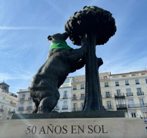 Cecilia Gessa Instagram - ¿Conocéis el movimiento @mivozmidecision?

El movimiento se propone recoger como mínimo un millón de firmas
en la Unión Europea para garantizar a todas sus ciudadanas la
posibilidad de una interrupción voluntaria del embarazo segura,
gratuita y accesible.
España es uno de los ocho países que respaldan esta iniciativa, junto
con Polonia, Francia, Austria, Eslovenia, Croacia, Irlanda y Finlandia.

Ayer, 8 de Mayo, se celebró la jornada: LA EXTREMA DERECHA GLOBAL CONTRA LAS MUJERES. 
¡FUE UN ÉXITO! Gracias a todxs los que nos acompañasteis. ♥️

¿Visteis además cómo han amaneció Madrid  con las principales estatuas ‘macho’ de la ciudad de Madrid ataviadas con su pañuelo verde, apoyando la campaña?

SEGUIMOS 💪🫰💚

FIRMA Y DIFUNDE ( enlace en bio) y/o en todas las redes de @mivozmidecision 🔥🔥🔥🔥