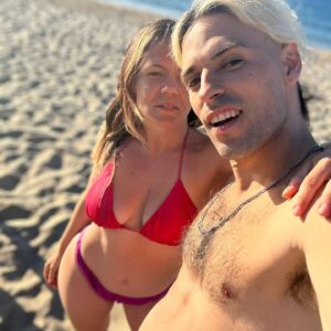Cecília Henriques Instagram - Photo dump de fim de semana MEMU INURFACE ❤️

A última é a minha PREFERIDA porque
she hates cameras!
Sindrome filha de influencer total ❤️ bitch please, tipo PERFEITA 😎