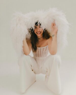 Celeste Cid Instagram - revista convivimos x @unjuanmartinez y @daianarosembergph ⛄️

m up @carolhmakeup 
h @mauromaxdebrito 
prod @marianagaibisso 
c @mariagorof 
pr @luz.chiappe