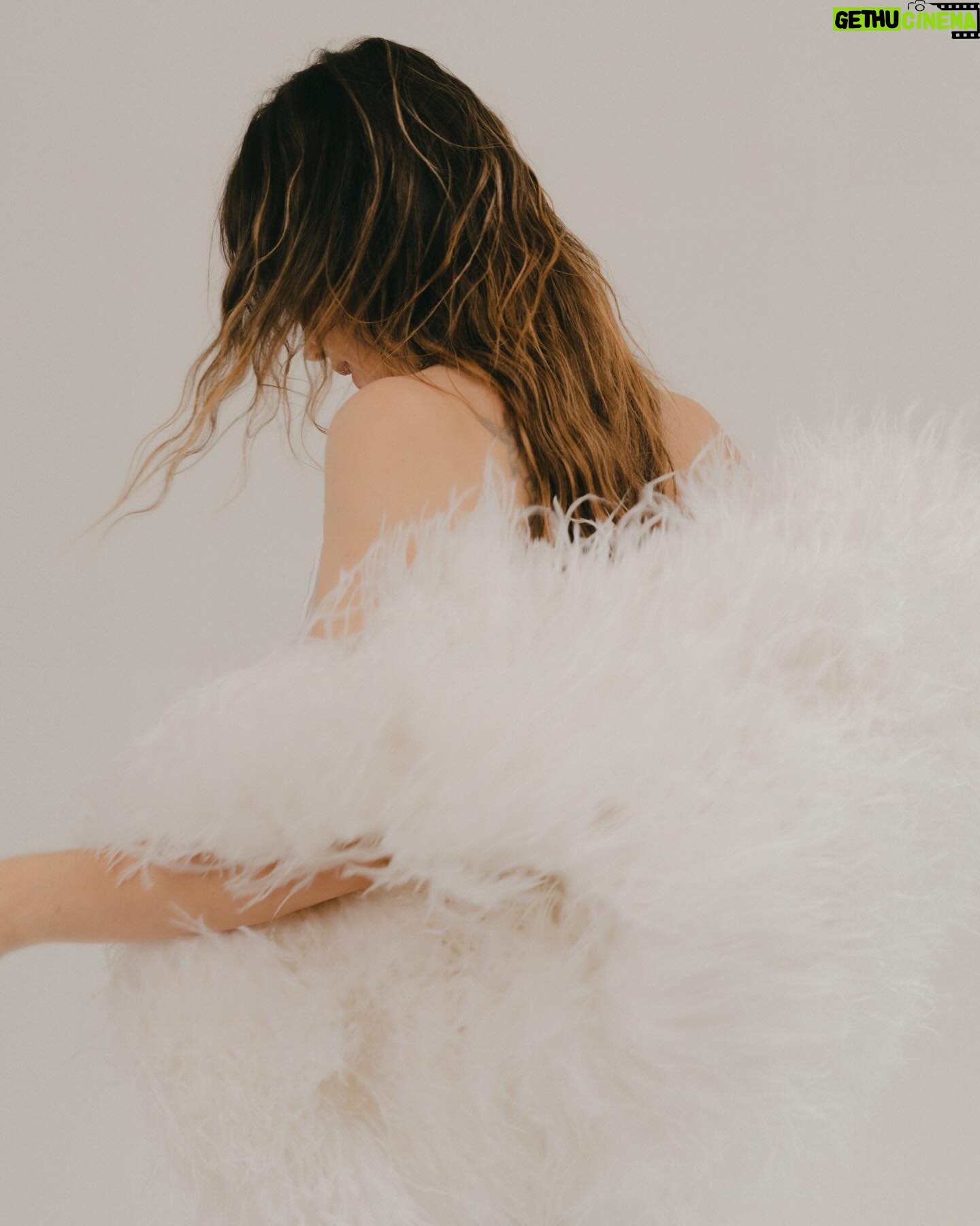 Celeste Cid - 3 Likes - revista convivimos x @unjuanmartinez y @daianarosembergph ⛄️
m up @carolhmakeup
h @mauromaxdebrito
prod @marianagaibisso
c @mariagorof
pr @luz.chiappe