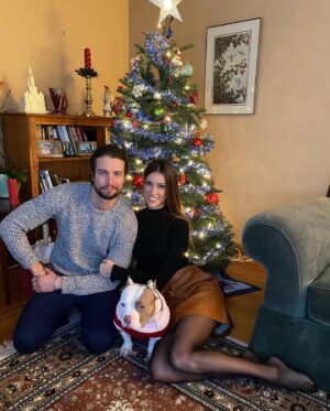 Celeste Ziegler Instagram - Merry Christmas everyone 🎄 #familyphoto2020#hohoho🎅
